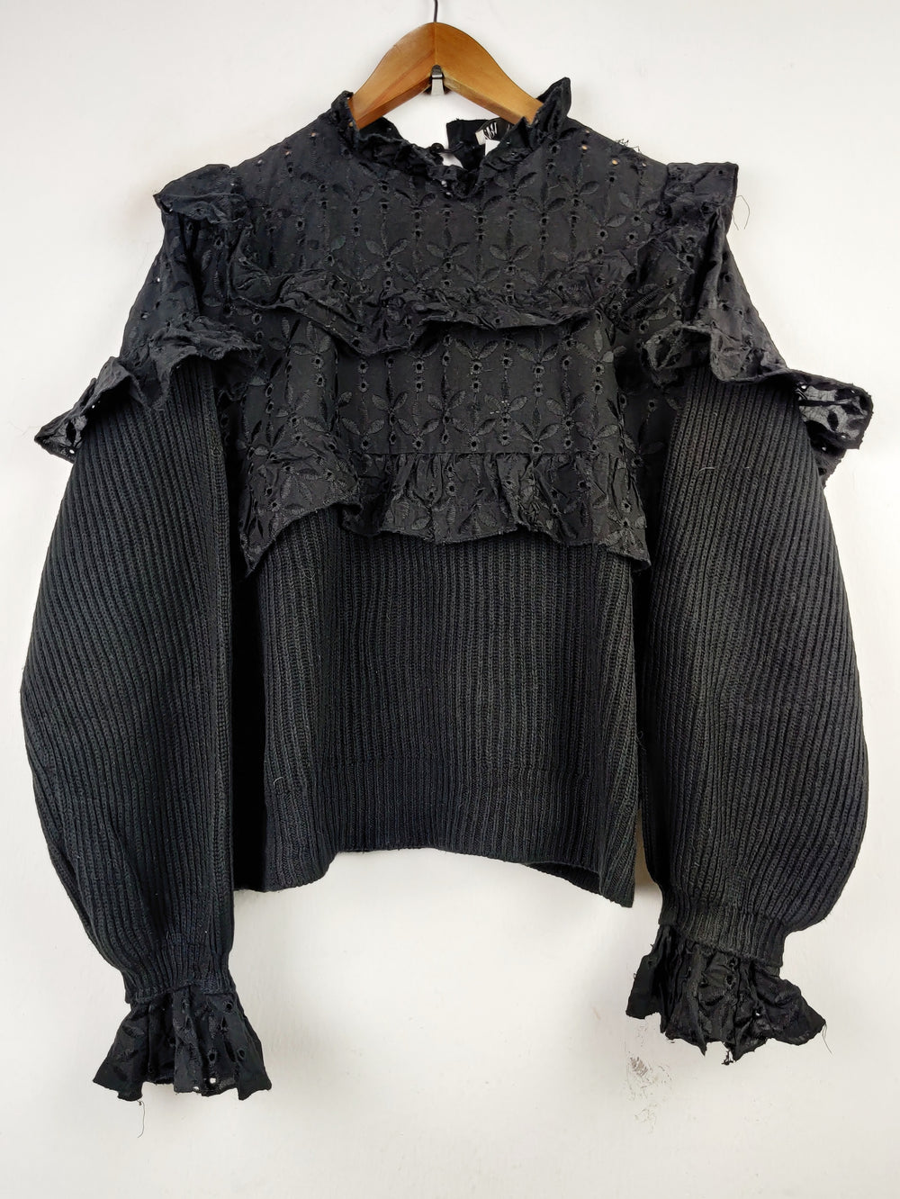 Buy online pre-used pre-loved 100% authentic & Original branded Zara (WT-4362) available in Pakistan. Top international brands avilable.