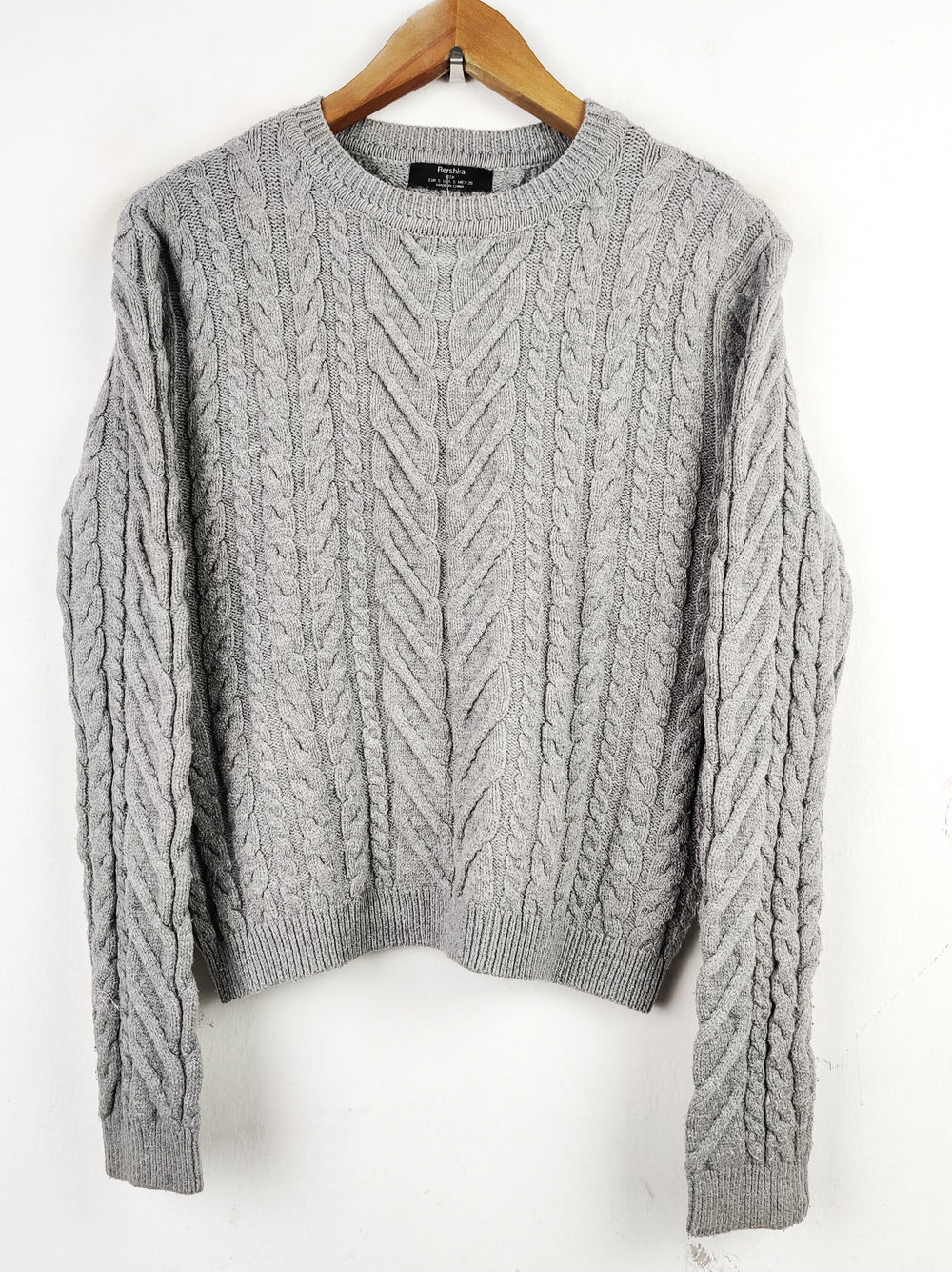 Buy online pre-used pre-loved 100% authentic & Original branded Bershka (WT-4369) available in Pakistan. Top international brands avilable.