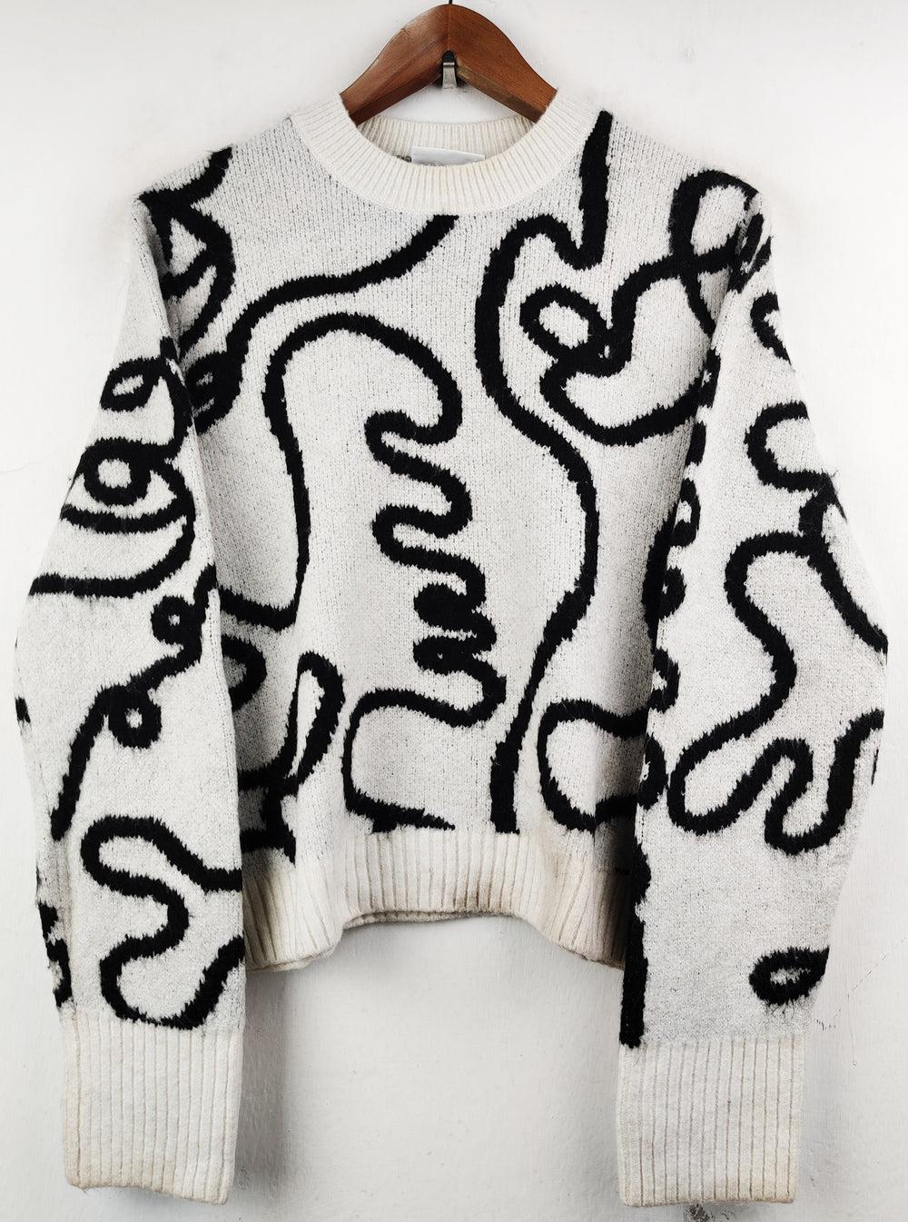 Buy online pre-used pre-loved 100% authentic & Original branded Monkl (WT-4391) available in Pakistan. Top international brands avilable.