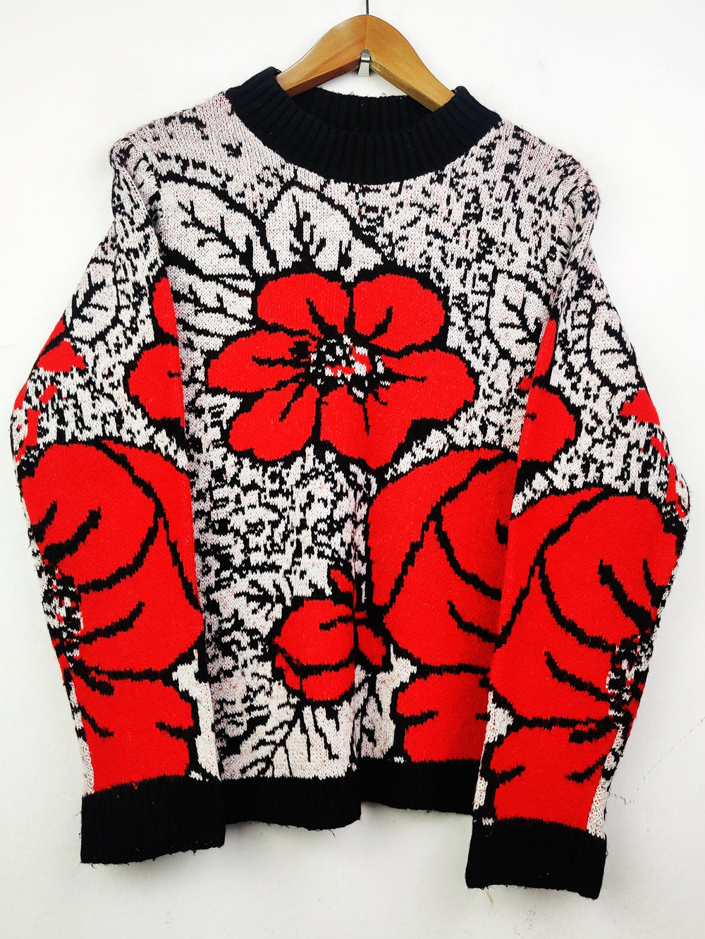 Buy online pre-used pre-loved 100% authentic & Original branded Savida (WT-4517) available in Pakistan. Top international brands avilable.