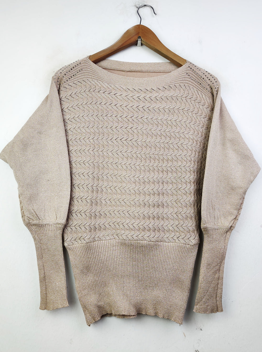 Buy online pre-used pre-loved 100% authentic & Original branded Unknown Brand (WT-4645) available in Pakistan. Top international brands avilable.