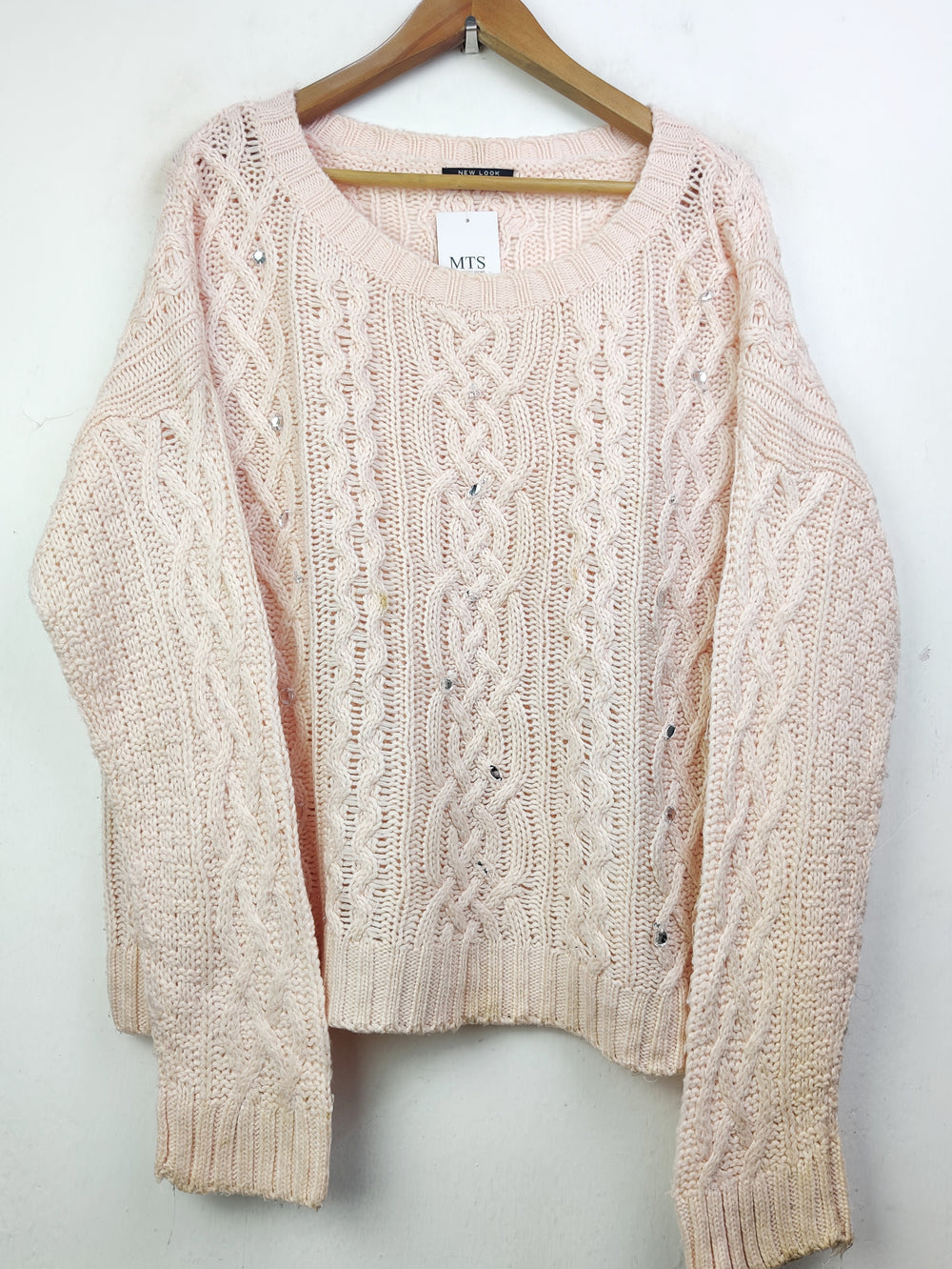 Buy online pre-used pre-loved 100% authentic & Original branded New Look 915 (WT-4682) available in Pakistan. Top international brands avilable.