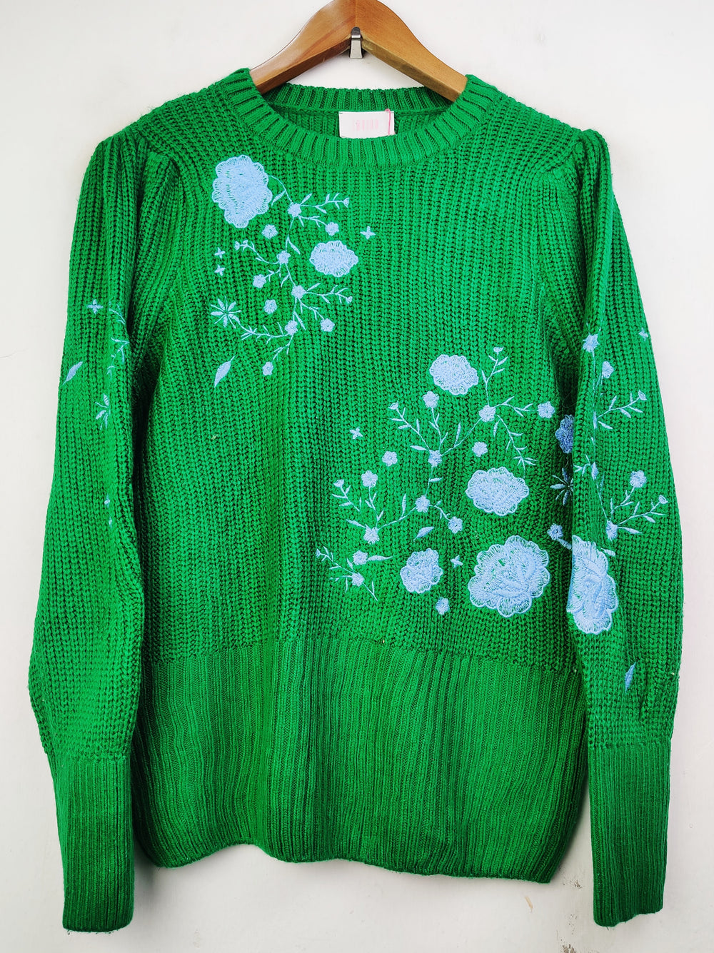 Buy online pre-used pre-loved 100% authentic & Original branded Savida (WT-4818) available in Pakistan. Top international brands avilable.