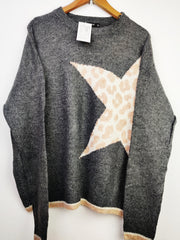 Buy online pre-used pre-loved 100% authentic & Original branded F&F (WT-4920) available in Pakistan. Top international brands avilable.