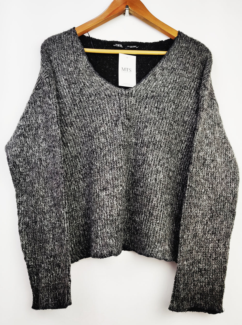 Buy online pre-used pre-loved 100% authentic & Original branded Zara (WT-4946) available in Pakistan. Top international brands avilable.