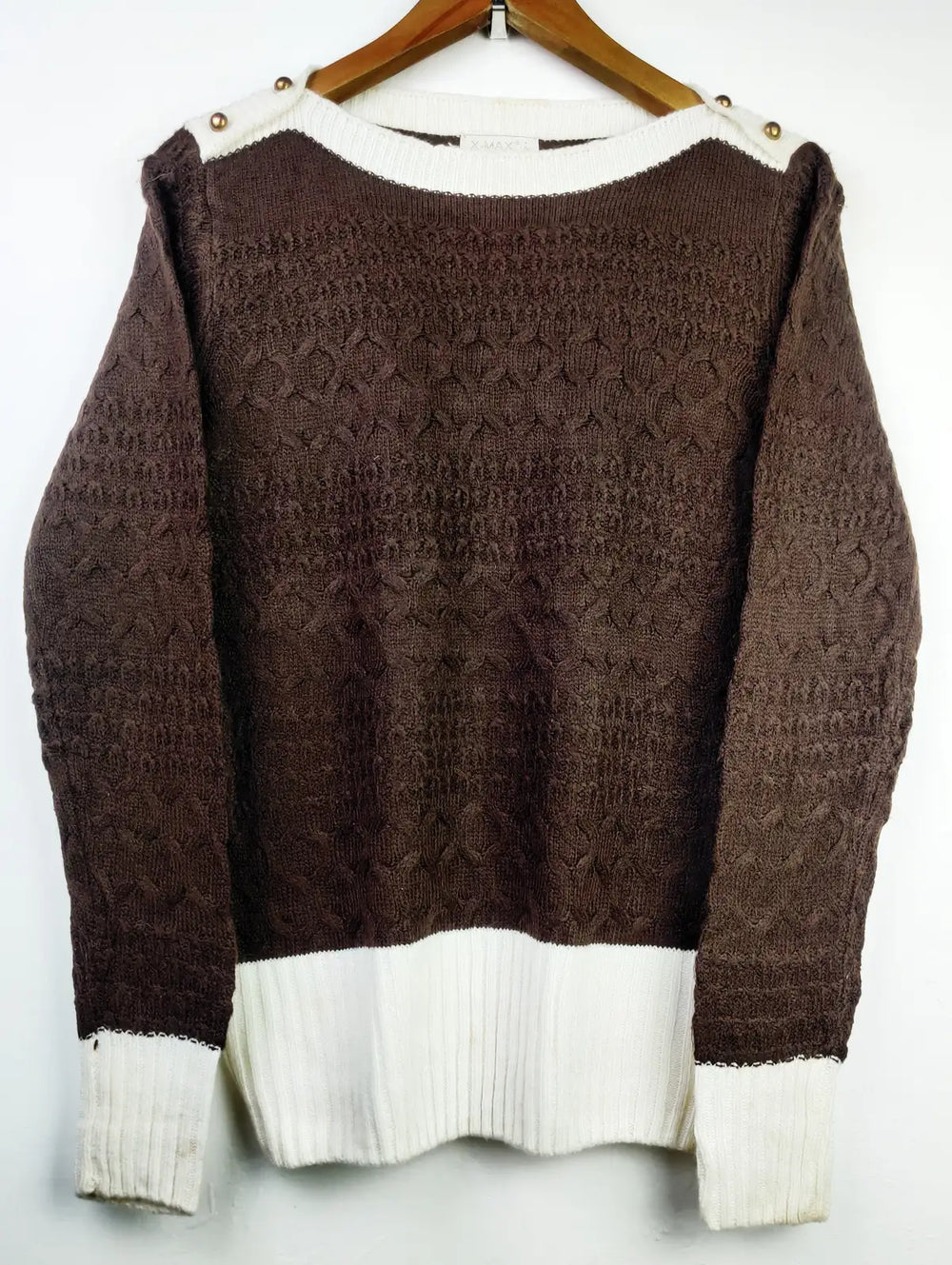 Buy online pre-used pre-loved 100% authentic & Original branded X Max (WT-4981) available in Pakistan. Top international brands avilable.