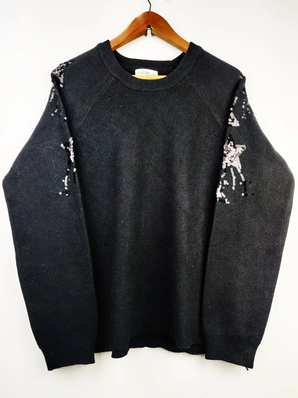 Buy online pre-used pre-loved 100% authentic & Original branded Gallery (WT-5051) available in Pakistan. Top international brands avilable.