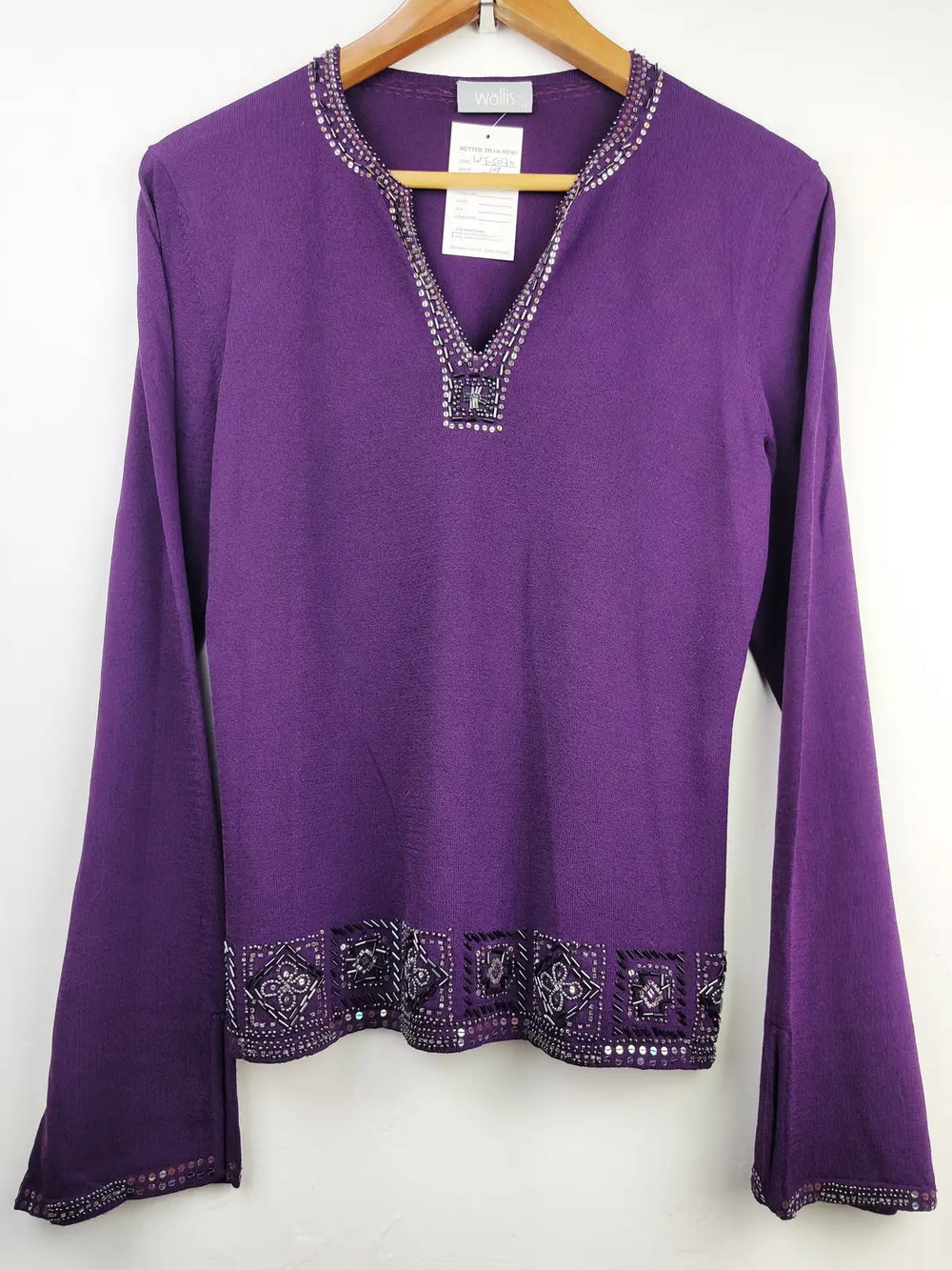 Buy online pre-used pre-loved 100% authentic & Original branded Wallis (WT-5070) available in Pakistan. Top international brands avilable.