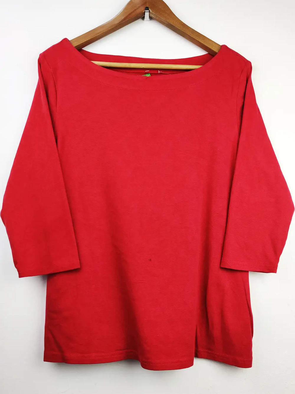 Buy online pre-used pre-loved 100% authentic & Original branded Nutmeg (WT-5071) available in Pakistan. Top international brands avilable.