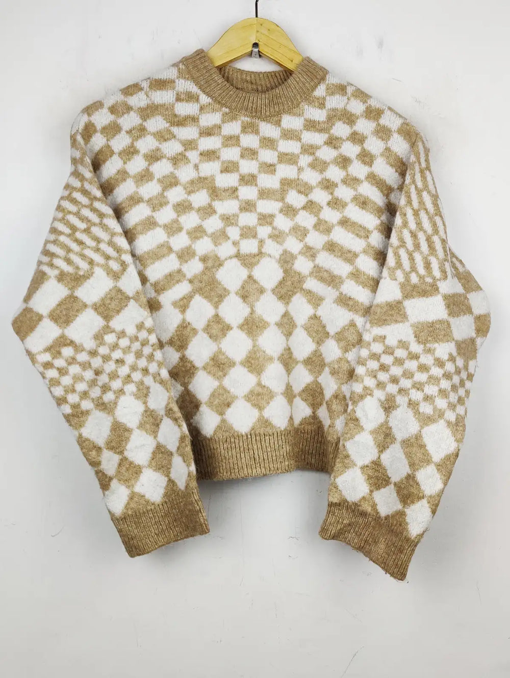 Buy online pre-used pre-loved 100% authentic & Original branded Bershka (WT-5077) available in Pakistan. Top international brands avilable.