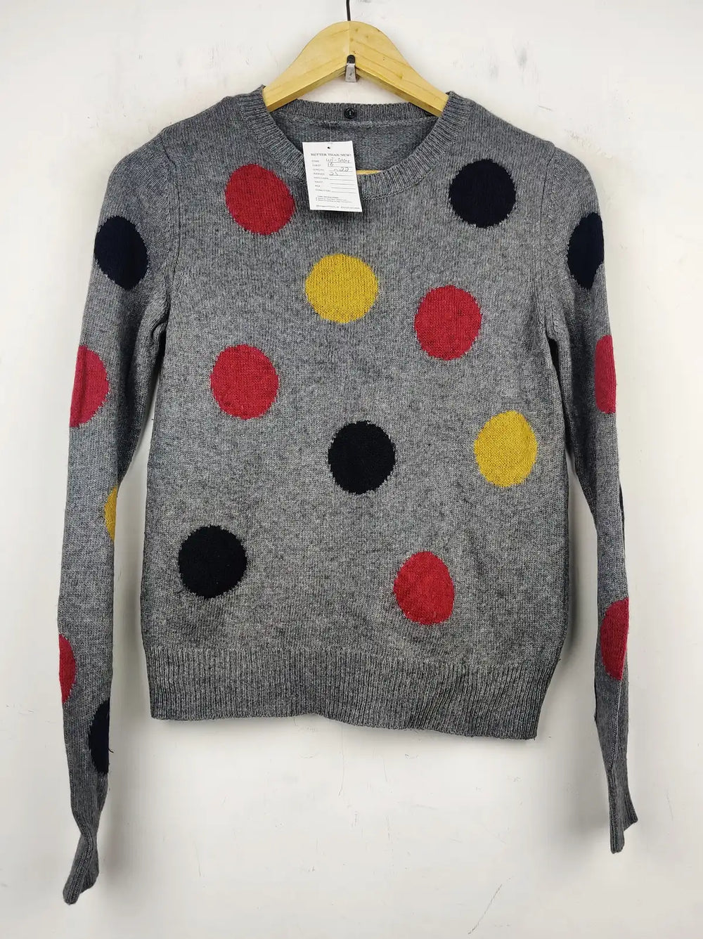 Buy online pre-used pre-loved 100% authentic & Original branded Unknown Brand (WT-5081) available in Pakistan. Top international brands avilable.