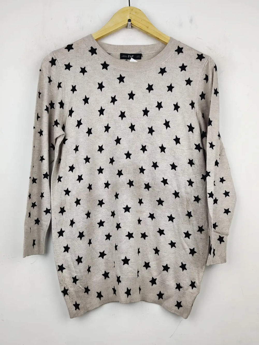 Buy online pre-used pre-loved 100% authentic & Original branded F&F (WT-5083) available in Pakistan. Top international brands avilable.