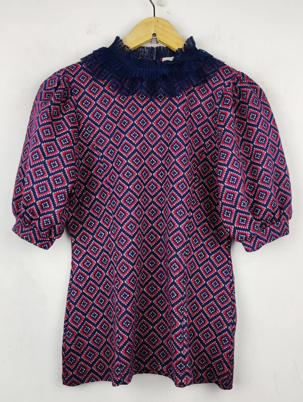 Buy online pre-used pre-loved 100% authentic & Original branded Savida (WT-5147) available in Pakistan. Top international brands avilable.