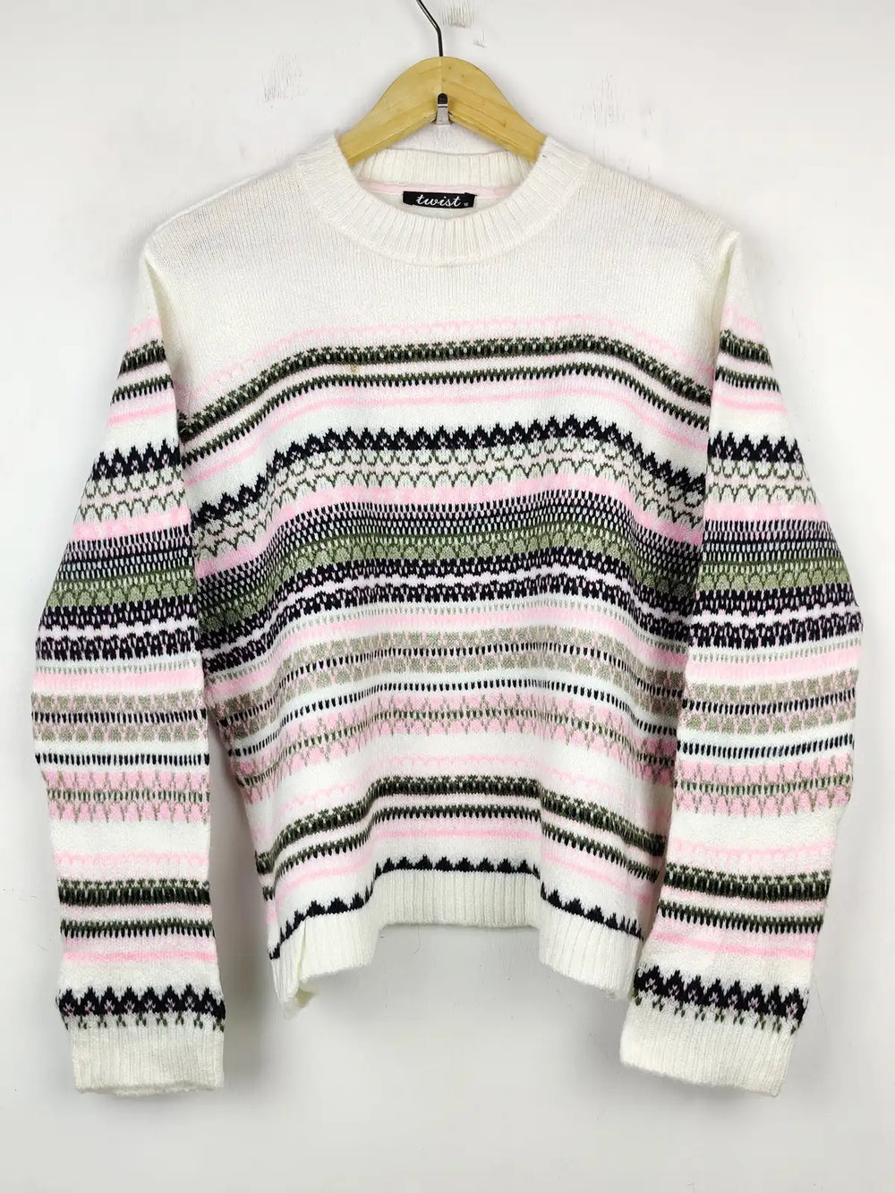 Buy online pre-used pre-loved 100% authentic & Original branded Twist (WT-5205) available in Pakistan. Top international brands avilable.