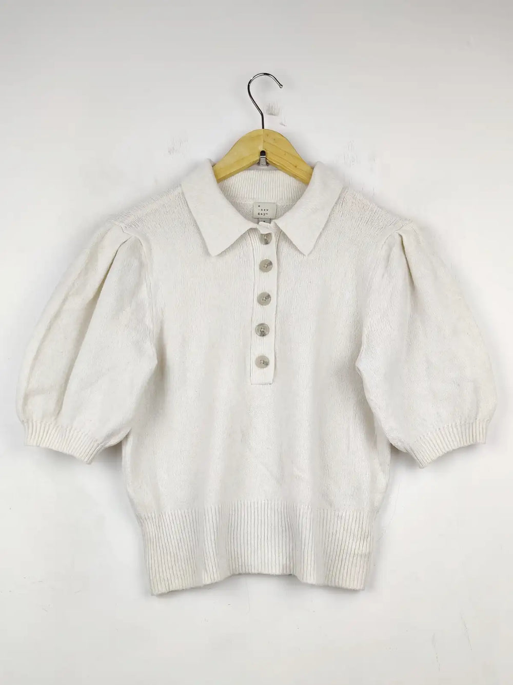 Buy online pre-used pre-loved 100% authentic & Original branded New Day (WT-5220) available in Pakistan. Top international brands avilable.