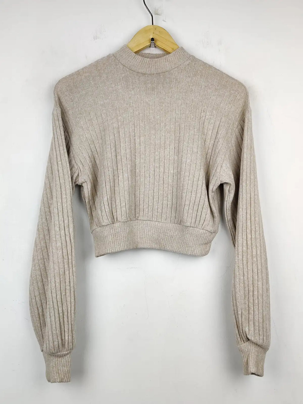 Buy online pre-used pre-loved 100% authentic & Original branded Bershka (WT-5250) available in Pakistan. Top international brands avilable.