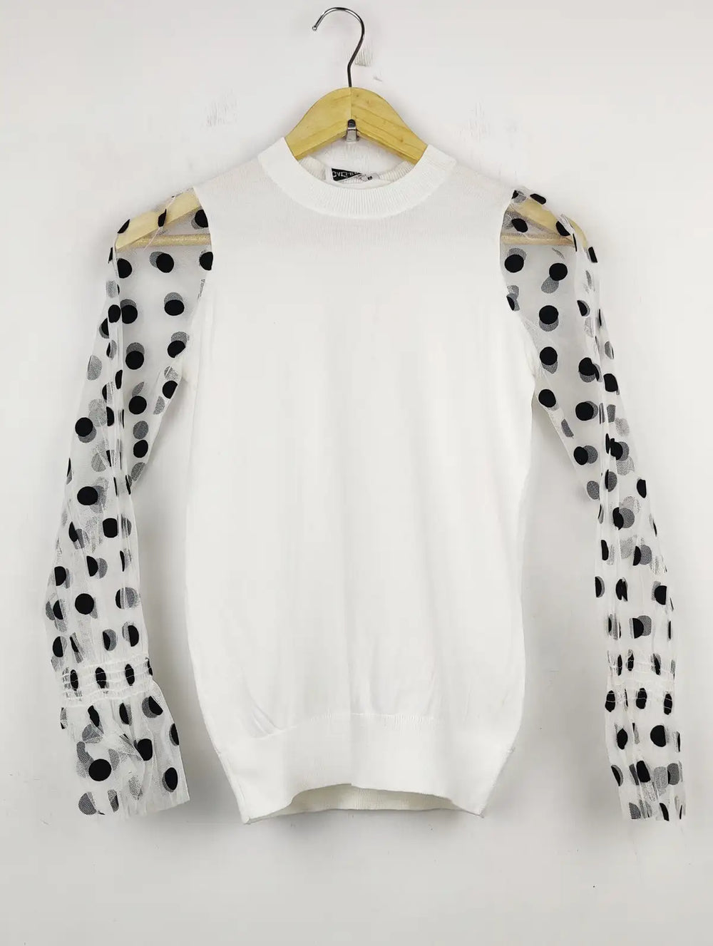 Buy online pre-used pre-loved 100% authentic & Original branded Gallery (WT-5266) available in Pakistan. Top international brands avilable.