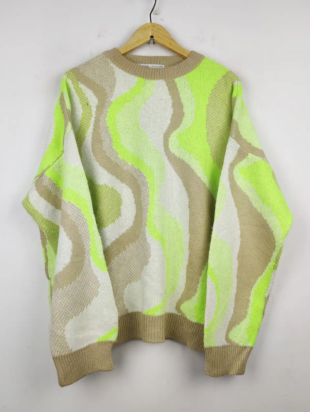 Buy online pre-used pre-loved 100% authentic & Original branded Bershka (WT-5275) available in Pakistan. Top international brands avilable.