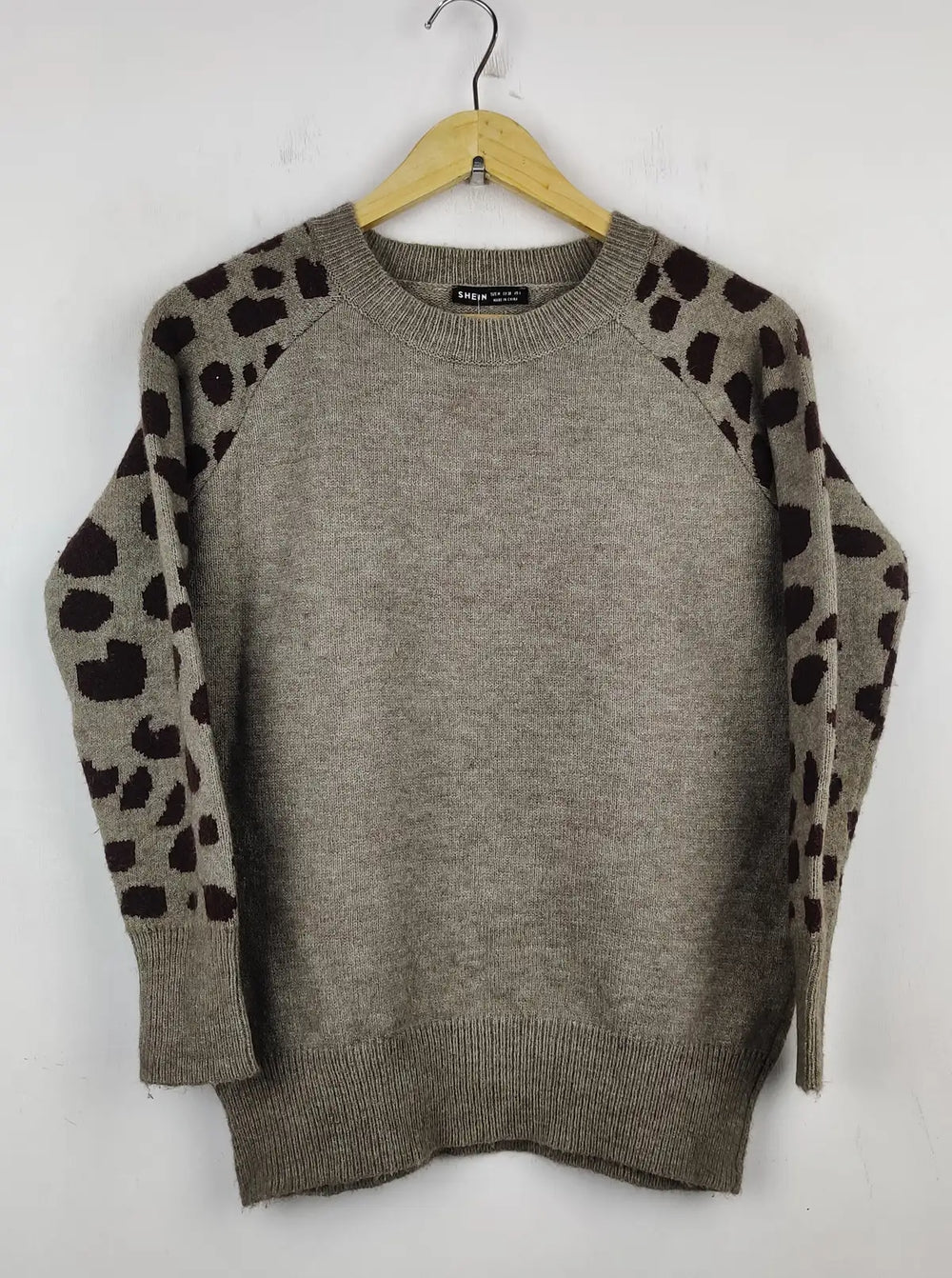 Buy online pre-used pre-loved 100% authentic & Original branded Shein (WT-5323) available in Pakistan. Top international brands avilable.