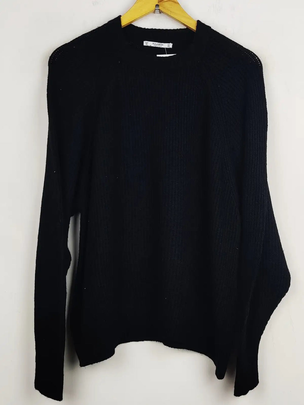 Buy online pre-used pre-loved 100% authentic & Original branded Pull&Bear (WT-5367) available in Pakistan. Top international brands avilable.