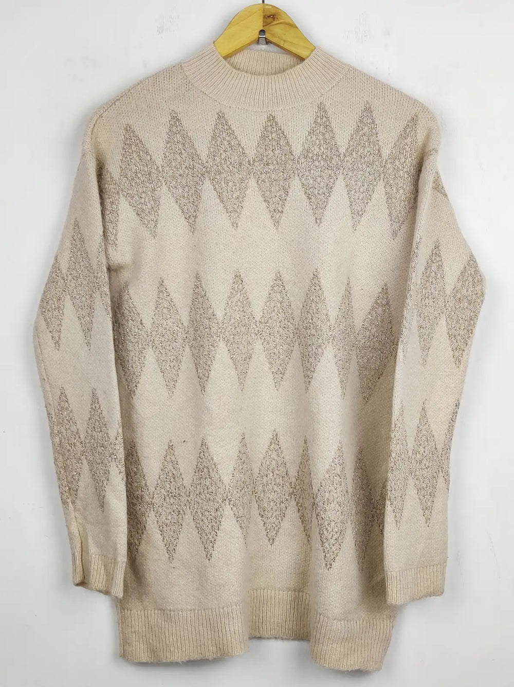 Buy online pre-used pre-loved 100% authentic & Original branded Papaya (WT-5388) available in Pakistan. Top international brands avilable.