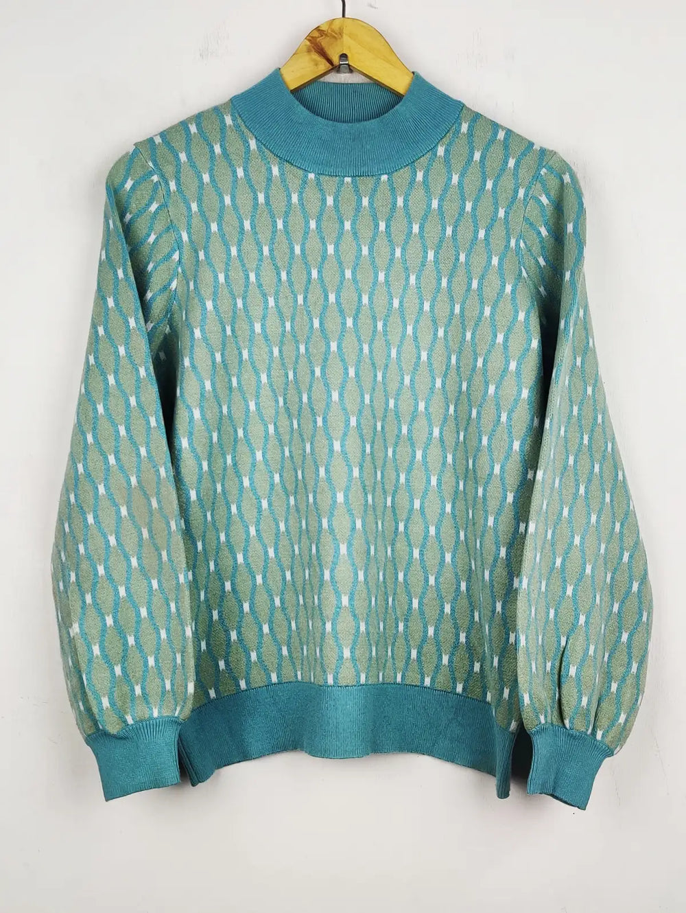 Buy online pre-used pre-loved 100% authentic & Original branded Gallery (WT-5403) available in Pakistan. Top international brands avilable.