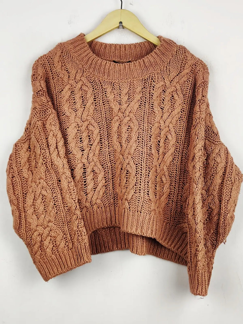 Buy online pre-used pre-loved 100% authentic & Original branded H&M (WT-5430) available in Pakistan. Top international brands avilable.