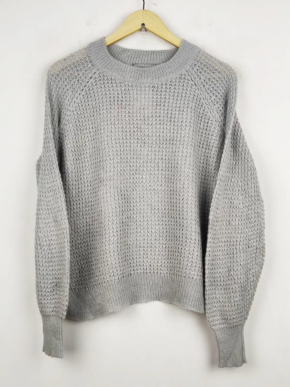 Buy online pre-used pre-loved 100% authentic & Original branded Oliver Bonas (WT-5431) available in Pakistan. Top international brands avilable.