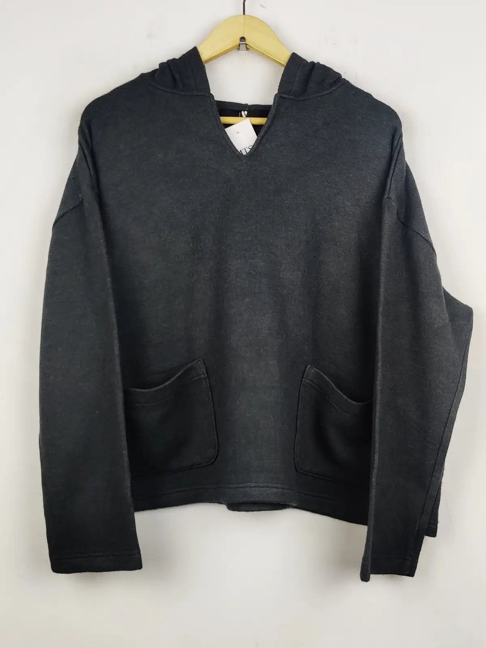 Buy online pre-used pre-loved 100% authentic & Original branded V By Very (WT-5436) available in Pakistan. Top international brands avilable.