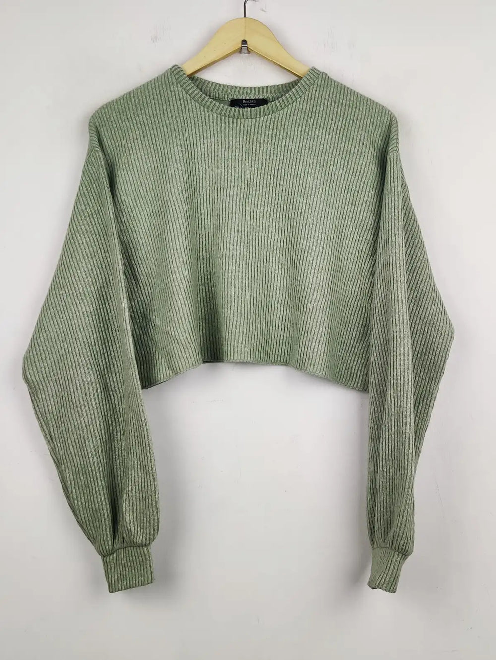 Buy online pre-used pre-loved 100% authentic & Original branded Bershka (WT-5465) available in Pakistan. Top international brands avilable.