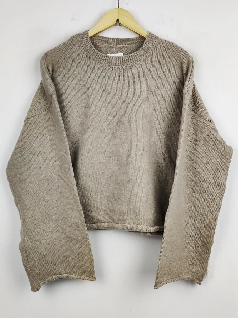 Buy online pre-used pre-loved 100% authentic & Original branded Dazy (WT-5555) available in Pakistan. Top international brands avilable.