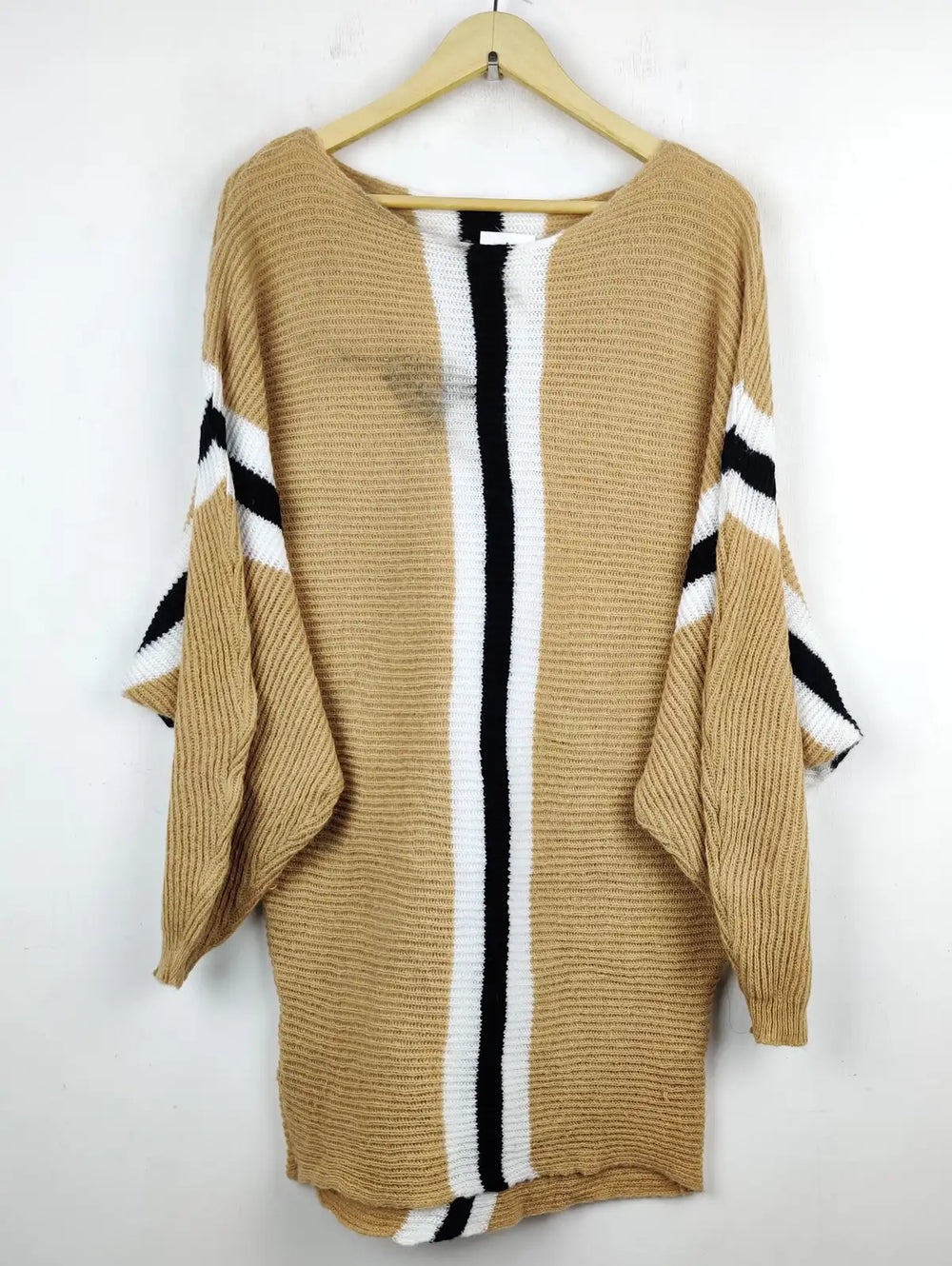 Buy online pre-used pre-loved 100% authentic & Original branded Shein (WT-5590) available in Pakistan. Top international brands avilable.