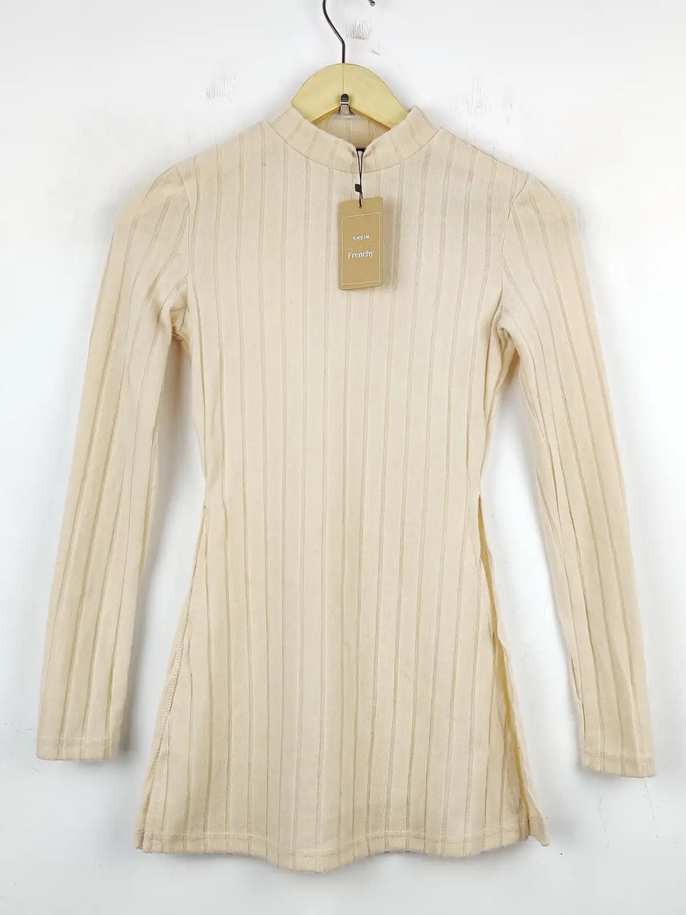 Buy online pre-used pre-loved 100% authentic & Original branded Shein (WT-5627) available in Pakistan. Top international brands avilable.