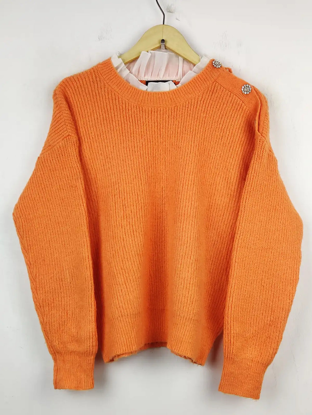 Buy online pre-used pre-loved 100% authentic & Original branded Tu (WT-5634) available in Pakistan. Top international brands avilable.