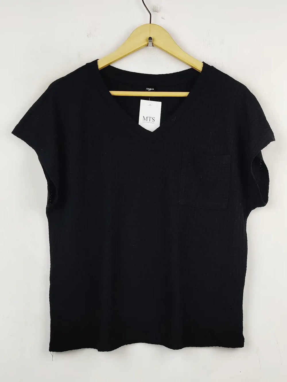 Buy online pre-used pre-loved 100% authentic & Original branded Shein (WT-5656) available in Pakistan. Top international brands avilable.