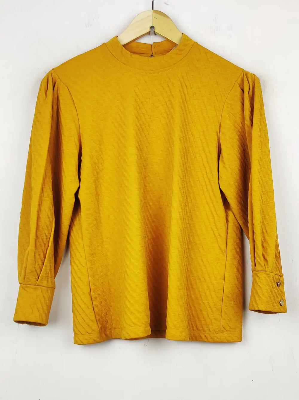 Buy online pre-used pre-loved 100% authentic & Original branded Savida (WT-5681) available in Pakistan. Top international brands avilable.