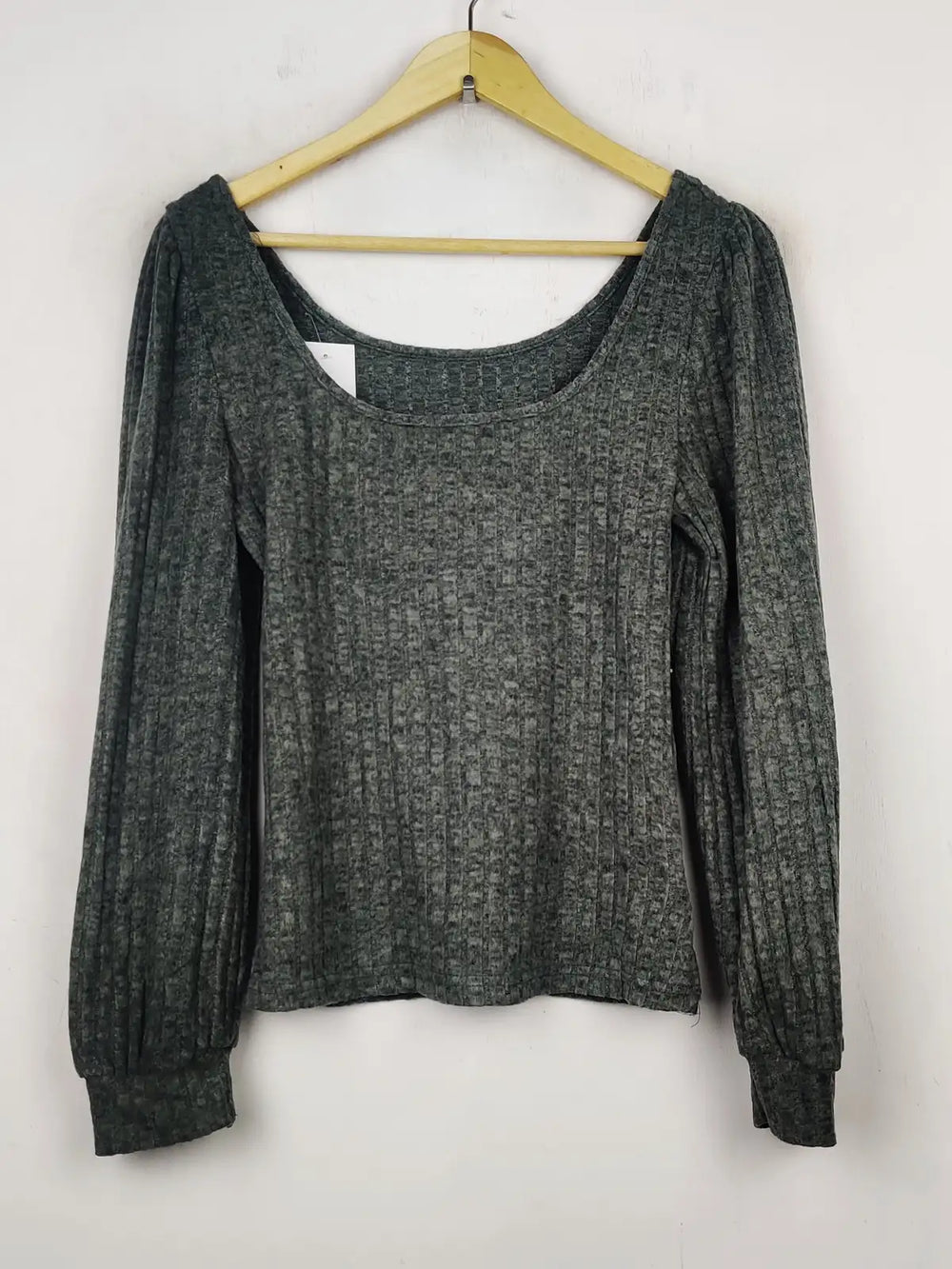 Buy online pre-used pre-loved 100% authentic & Original branded Shein (WT-5707) available in Pakistan. Top international brands avilable.