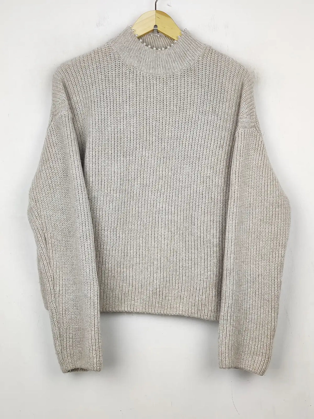 Buy online pre-used pre-loved 100% authentic & Original branded H&M (WT-5743) available in Pakistan. Top international brands avilable.