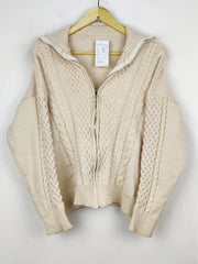 Buy online pre-used pre-loved 100% authentic & Original branded Unknown Brand (WT-5797) available in Pakistan. Top international brands avilable.