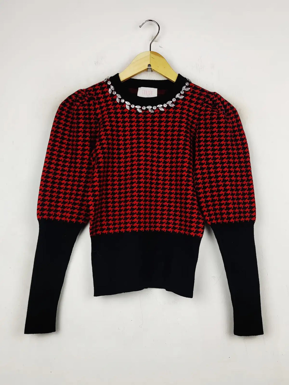 Buy online pre-used pre-loved 100% authentic & Original branded Savida (WT-5799) available in Pakistan. Top international brands avilable.