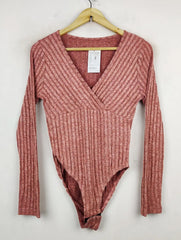 Buy online pre-used pre-loved 100% authentic & Original branded Unknown Brand (WT-5817) available in Pakistan. Top international brands avilable.