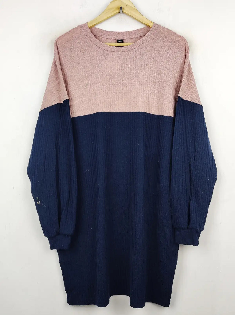 Buy online pre-used pre-loved 100% authentic & Original branded Shein (WT-5823) available in Pakistan. Top international brands avilable.