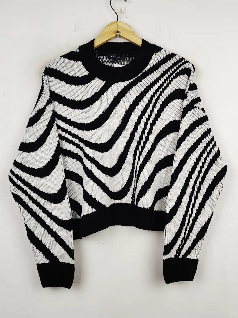 Buy online pre-used pre-loved 100% authentic & Original branded New Look (WT-5883) available in Pakistan. Top international brands avilable.