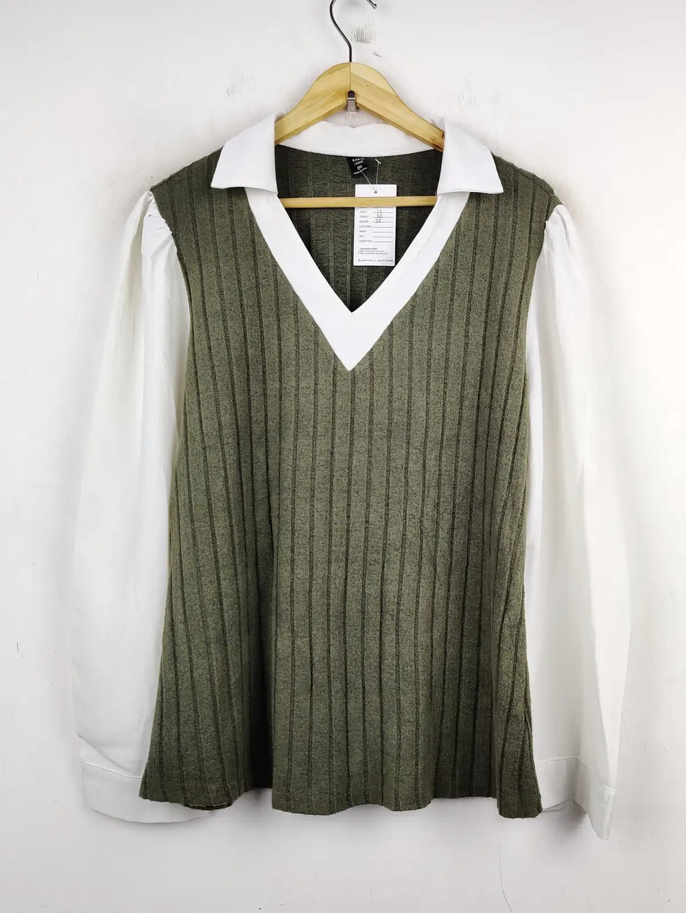 Buy online pre-used pre-loved 100% authentic & Original branded Shein (WT-5889) available in Pakistan. Top international brands avilable.