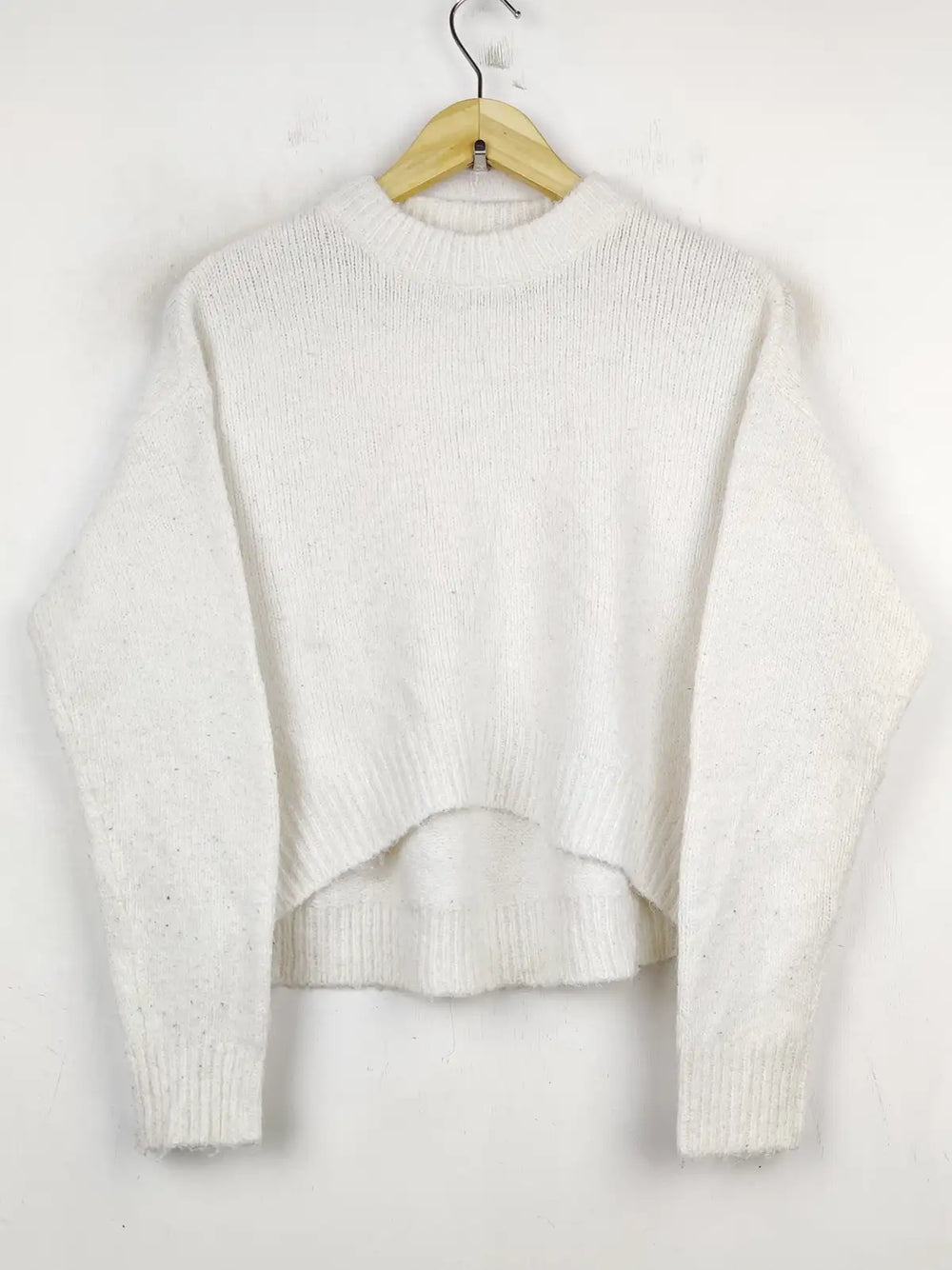 Buy online pre-used pre-loved 100% authentic & Original branded Bershka (WT-5920) available in Pakistan. Top international brands avilable.