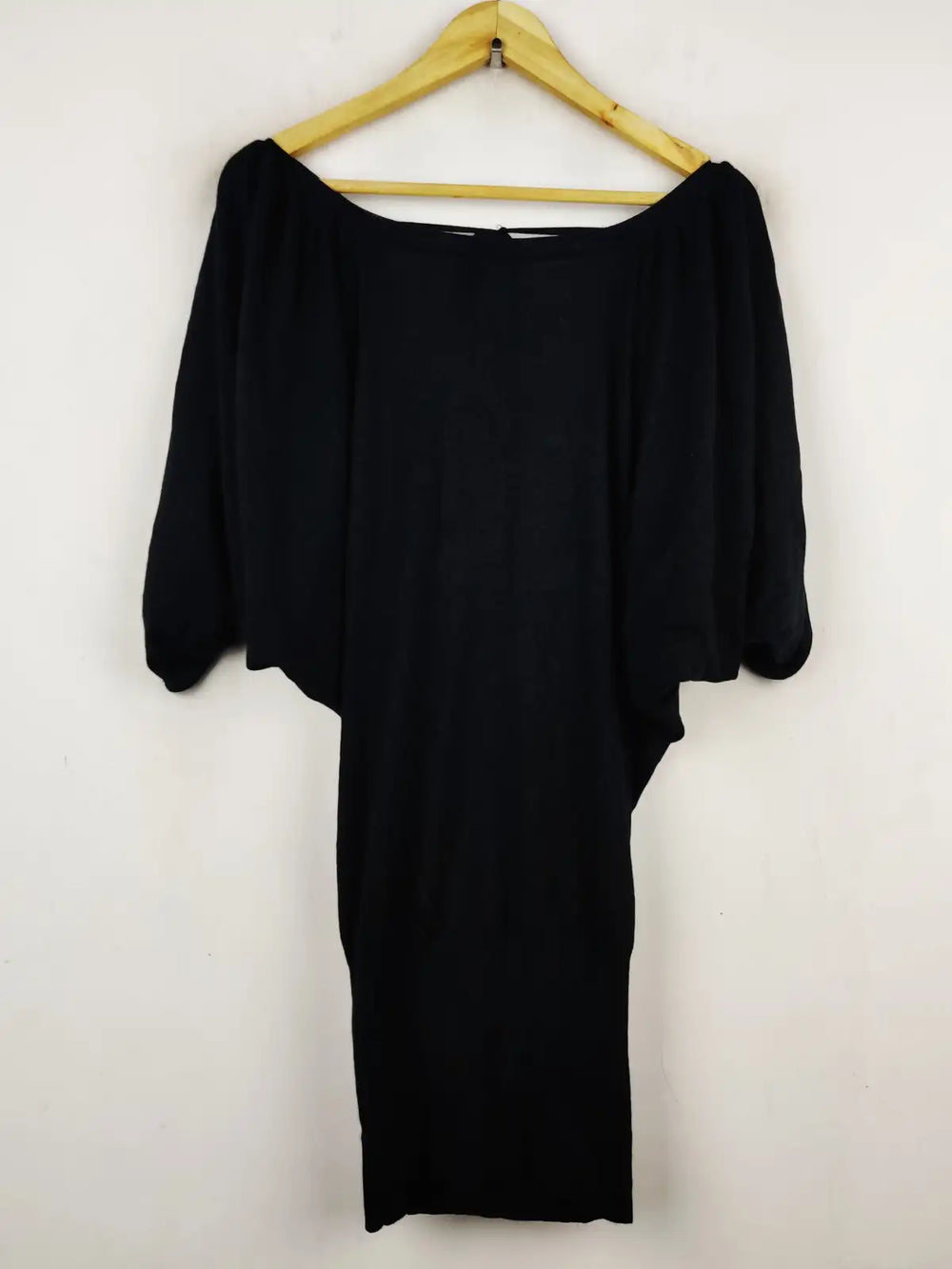 Buy online pre-used pre-loved 100% authentic & Original branded Oasis (WT-5925) available in Pakistan. Top international brands avilable.