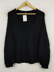 Buy online pre-used pre-loved 100% authentic & Original branded Shein (WT-5936) available in Pakistan. Top international brands avilable.