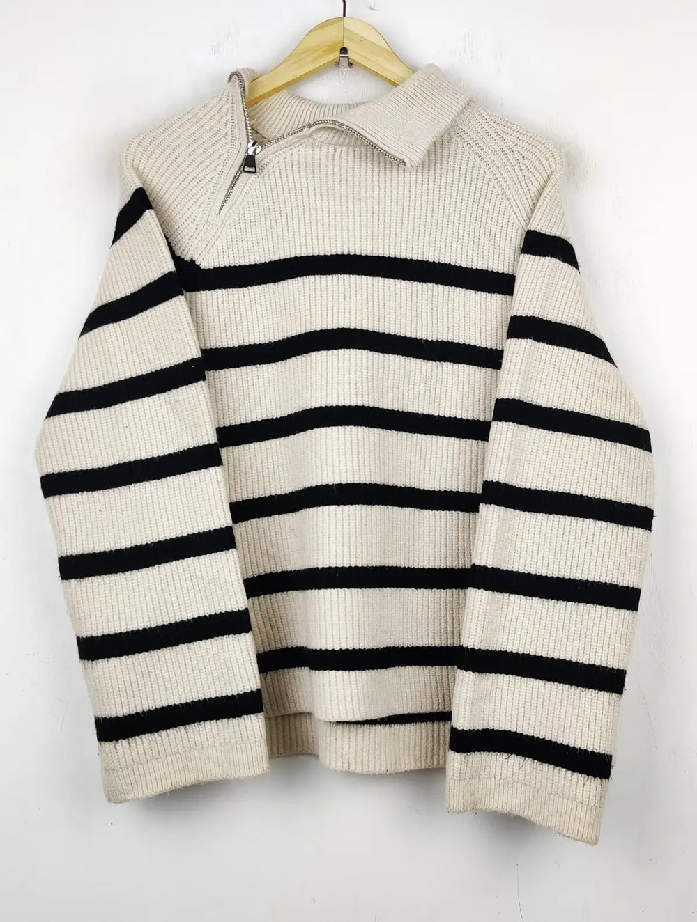 Buy online pre-used pre-loved 100% authentic & Original branded Zara (WT-5963) available in Pakistan. Top international brands avilable.