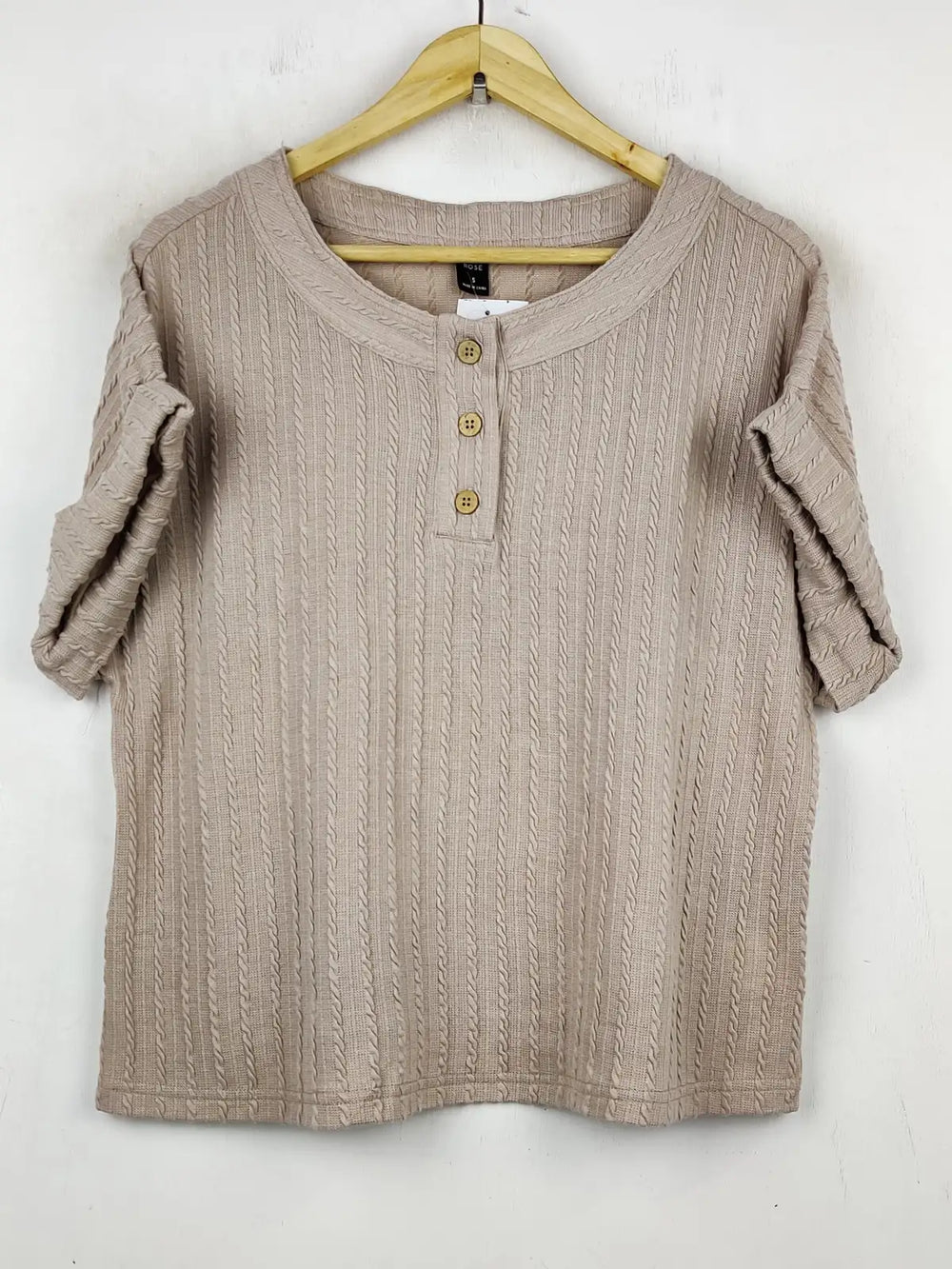 Buy online pre-used pre-loved 100% authentic & Original branded Emery Rose (WT-5992) available in Pakistan. Top international brands avilable.