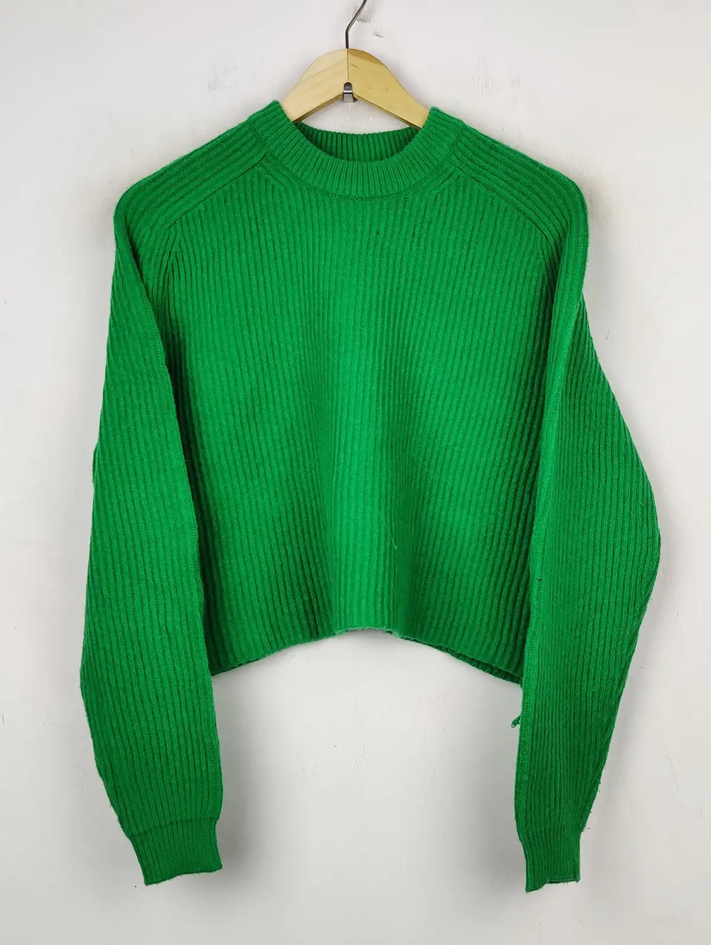 Buy online pre-used pre-loved 100% authentic & Original branded Bershka (WT-6061) available in Pakistan. Top international brands avilable.